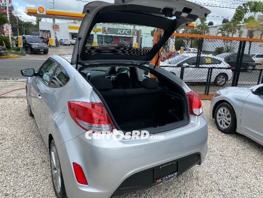 Hyundai Veloster Carros en venta