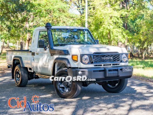 Toyota Land Cruiser Camioneta en venta