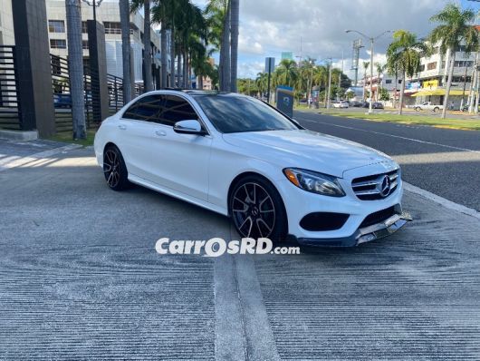 Mercedes-Benz Clase C Carros en venta
