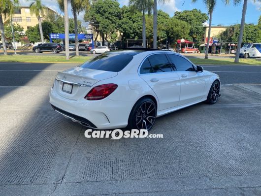 Mercedes-Benz Clase C Carros en venta