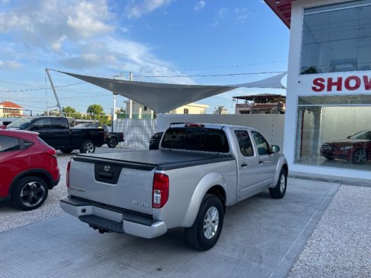 Nissan Frontier SE