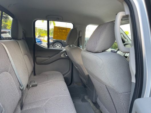 Nissan Frontier SE