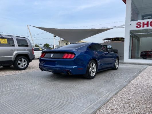 Ford Mustang Premium PKG