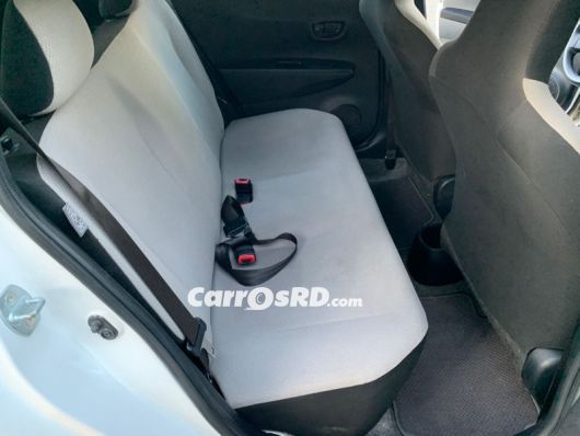 Toyota Vitz Carros en venta