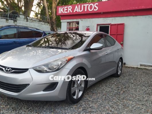 Hyundai Elantra Carros en venta