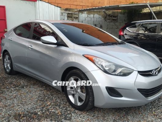 Hyundai Elantra Carros en venta