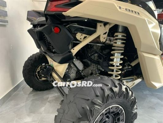 Can-Am Maverick Hatchback en venta