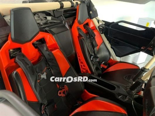 Can-Am Maverick Hatchback en venta