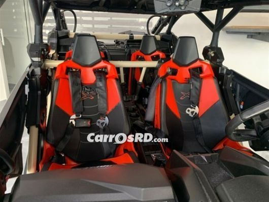 Can-Am Maverick Hatchback en venta