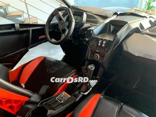 Can-Am Maverick Hatchback en venta