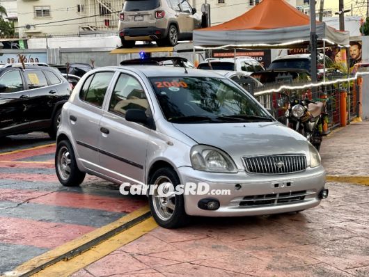 Toyota Vitz Carros en venta