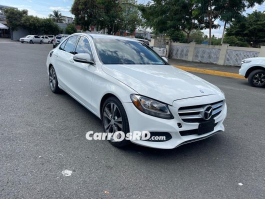 Mercedes-Benz Clase C Carros en venta