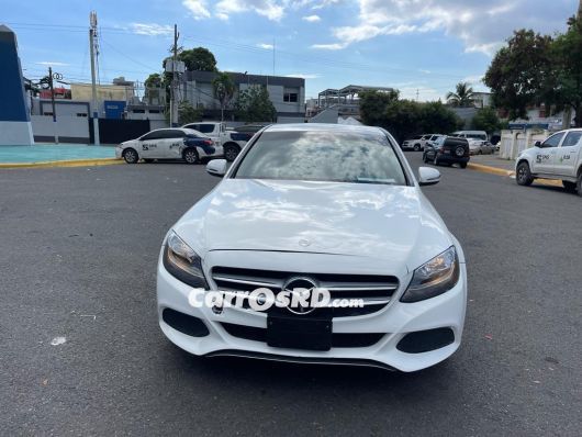 Mercedes-Benz Clase C Carros en venta