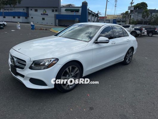 Mercedes-Benz Clase C Carros en venta