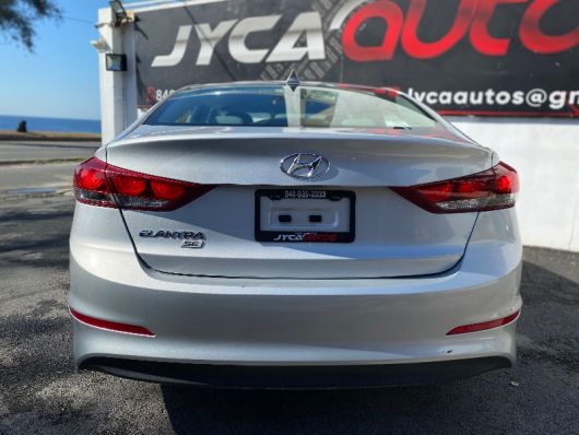 Hyundai Elantra SE