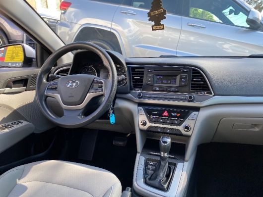 Hyundai Elantra SE