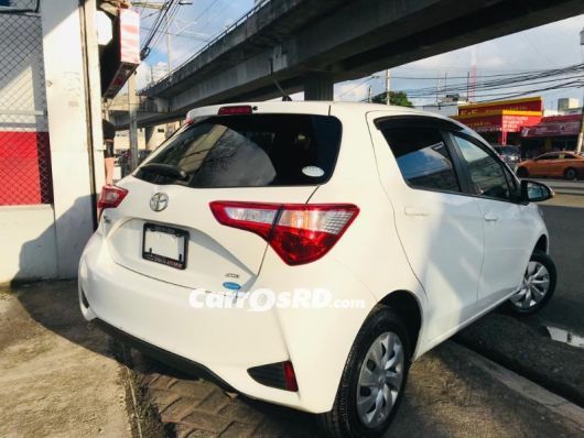 Toyota Vitz Carros en venta