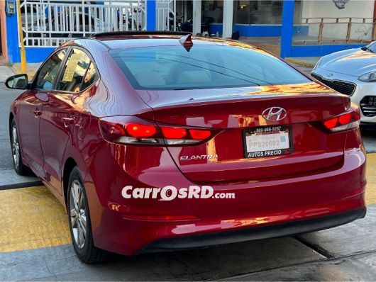 Hyundai Elantra Carros en venta