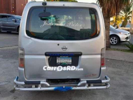 Nissan URVAN Autobus en venta