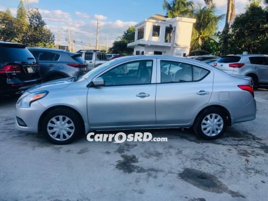 Nissan Versa Carros en venta