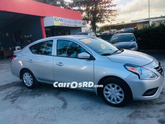 Nissan Versa Carros en venta