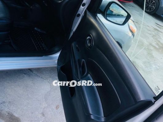 Nissan Versa Carros en venta