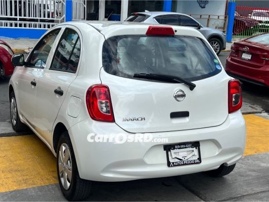 Nissan March Carros en venta