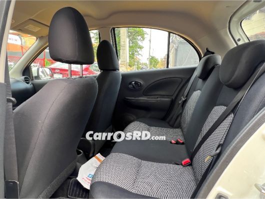 Nissan March Carros en venta