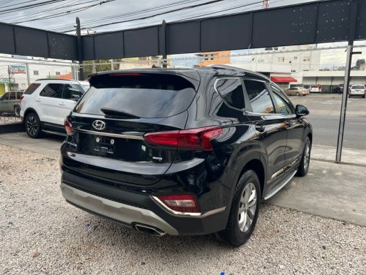 Hyundai Santa Fe SE