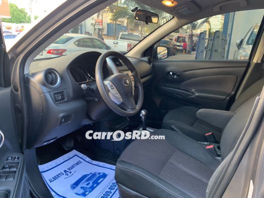 Nissan Versa Carros en venta