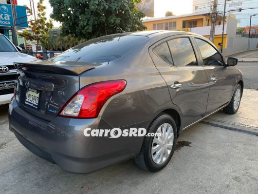Nissan Versa Carros en venta