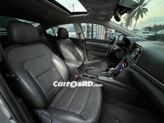 Hyundai Elantra Carros en venta