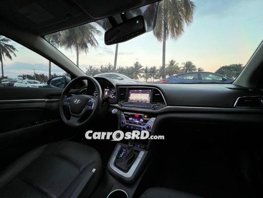 Hyundai Elantra Carros en venta