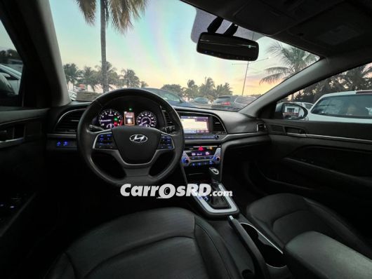 Hyundai Elantra Carros en venta