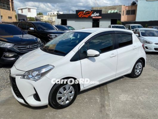 Toyota Vitz Carros en venta