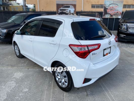 Toyota Vitz Carros en venta