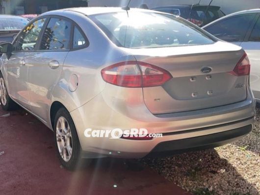 Ford Fiesta Carros en venta