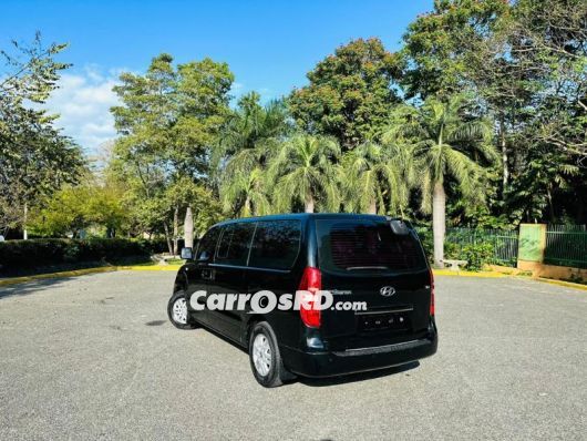 Hyundai Grand Starex Minivan en venta