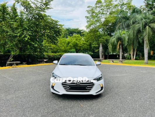 Hyundai Avante Carros en venta