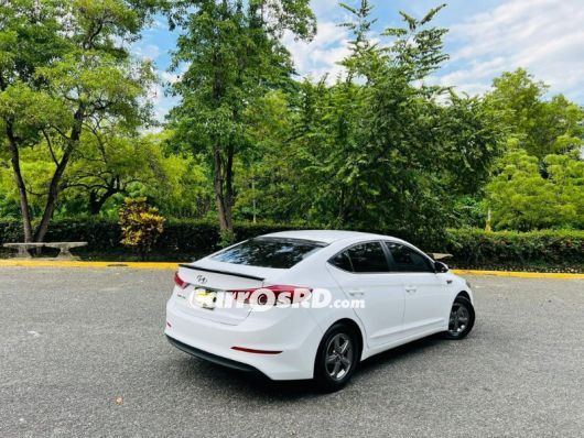 Hyundai Avante Carros en venta