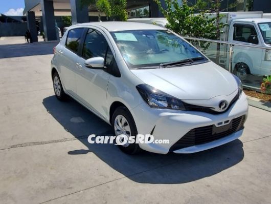 Toyota Vitz Carros en venta