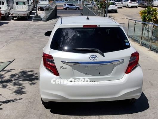 Toyota Vitz Carros en venta