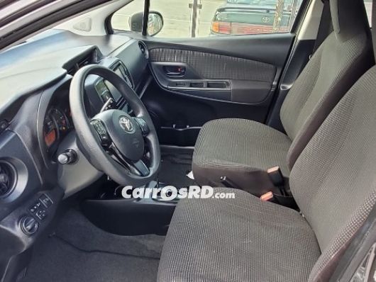 Toyota Vitz Carros en venta