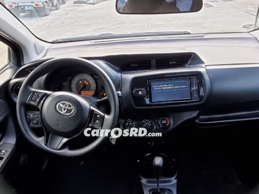 Toyota Vitz Carros en venta