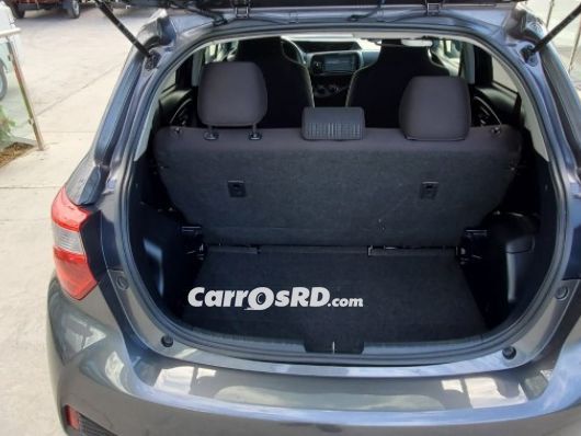 Toyota Vitz Carros en venta
