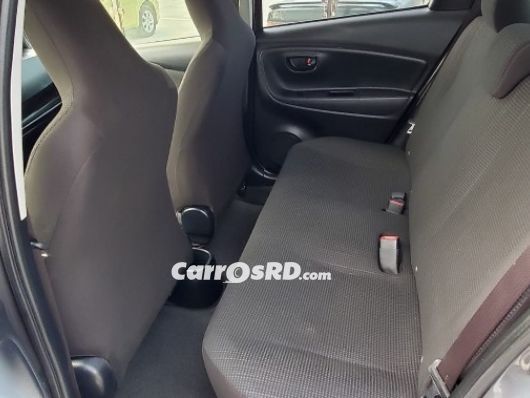 Toyota Vitz Carros en venta