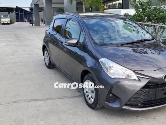 Toyota Vitz Carros en venta