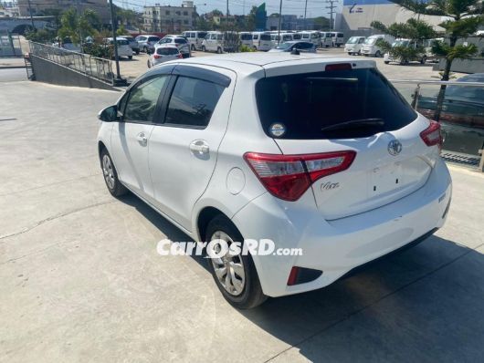 Toyota Vitz Carros en venta