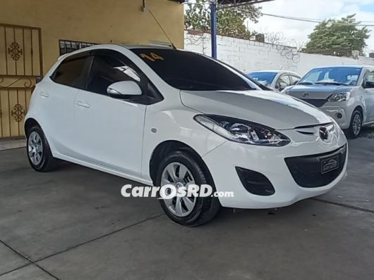 Mazda Demio Carros en venta