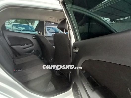 Mazda Demio Carros en venta